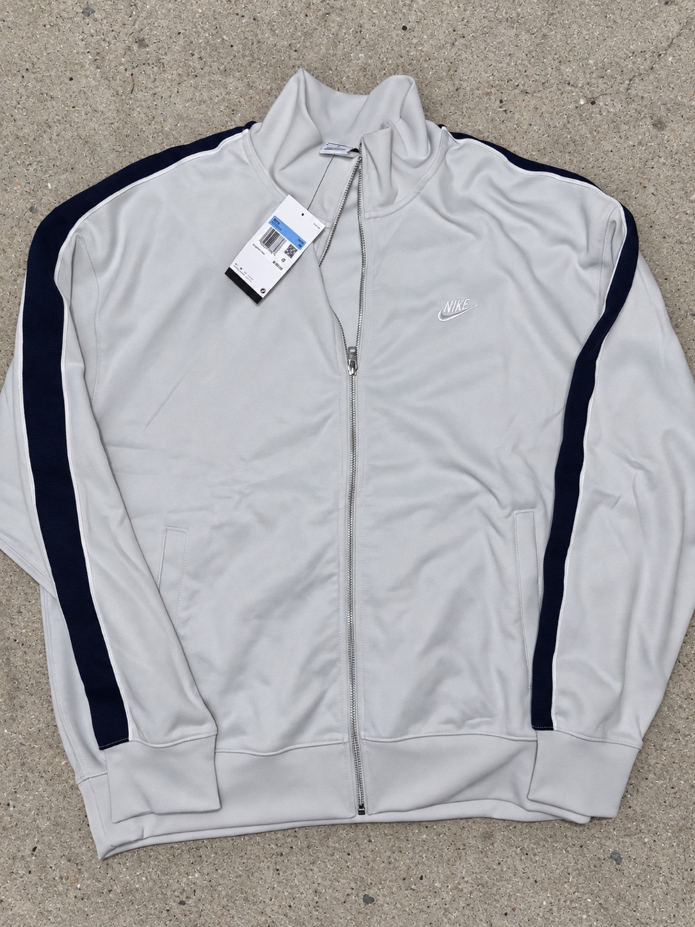 Nike Men’s Light Gray Full-Zip Jacket with Navy Shoulder Stripes
